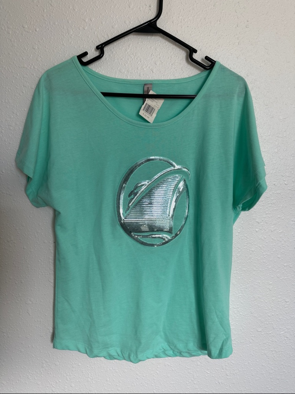 Mint Green Short Sleeve Tee with Silver Sequin Wave Emblem Graphic Size Medium